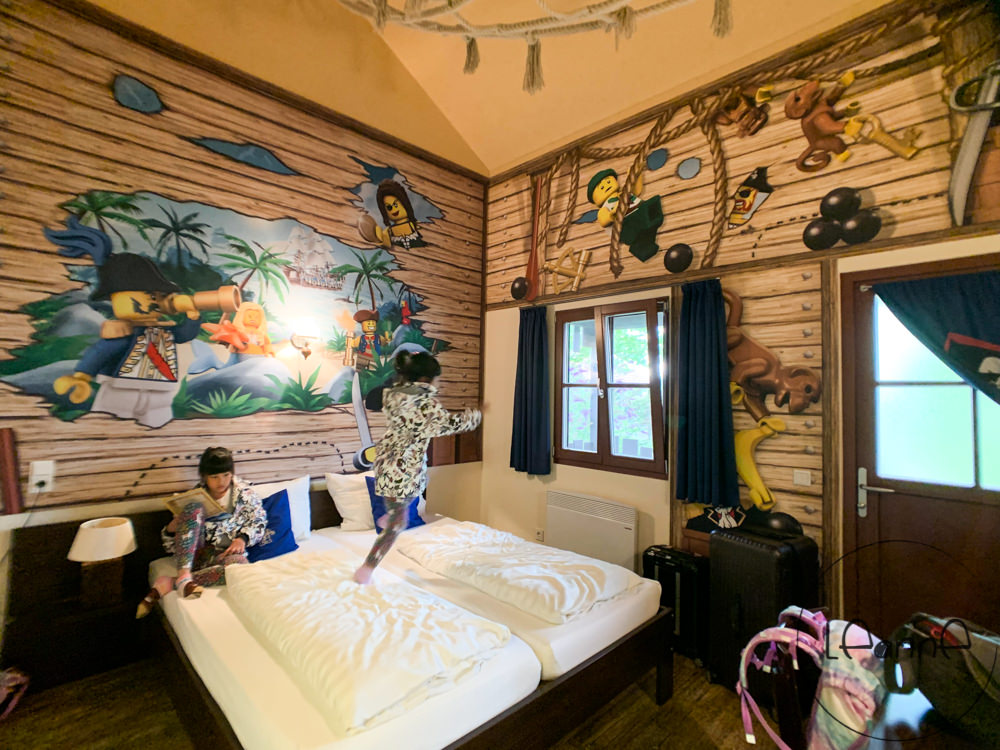 [德國親子住宿]樂高樂園度假村 是孩子天堂 在Themed Room海盜木屋 住一晚 輕鬆暢玩樂高樂園